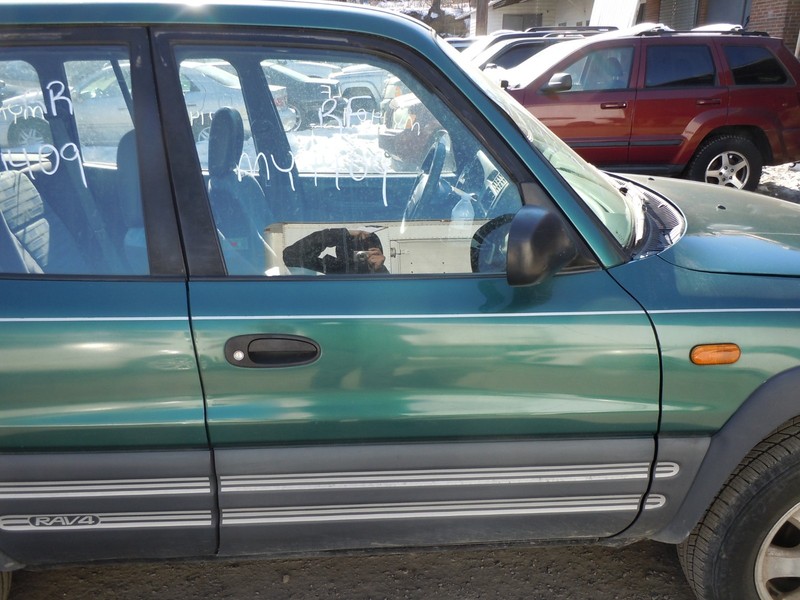96-00 Toyota RAV4 Front Door Assembly Pass Right Electric Windows 4 Door OEM 6N5