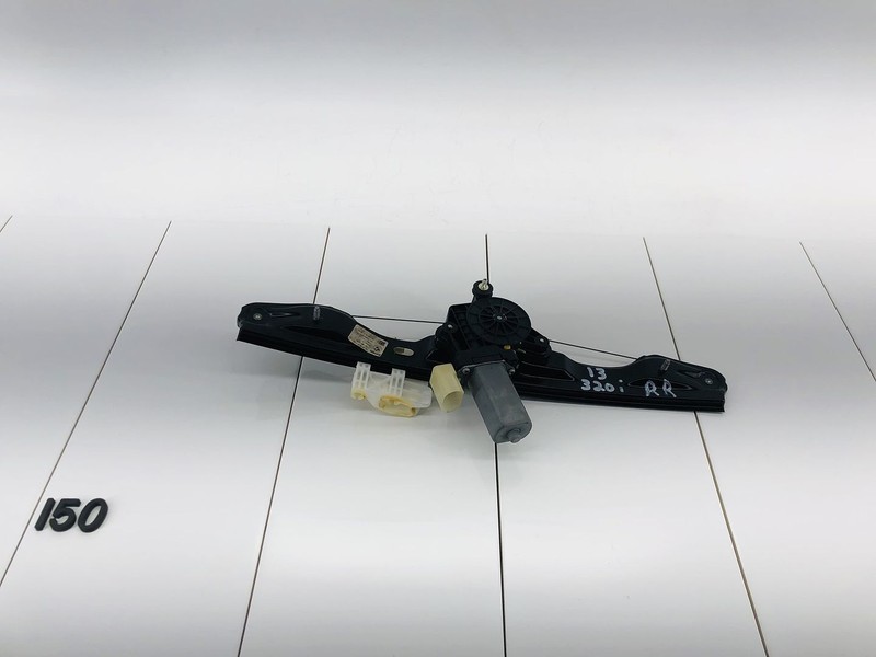 13-18 BMW 320I F30 REAR RIGHT SIDE DOOR WINDOW REGULATOR W/ MOTOR OEM