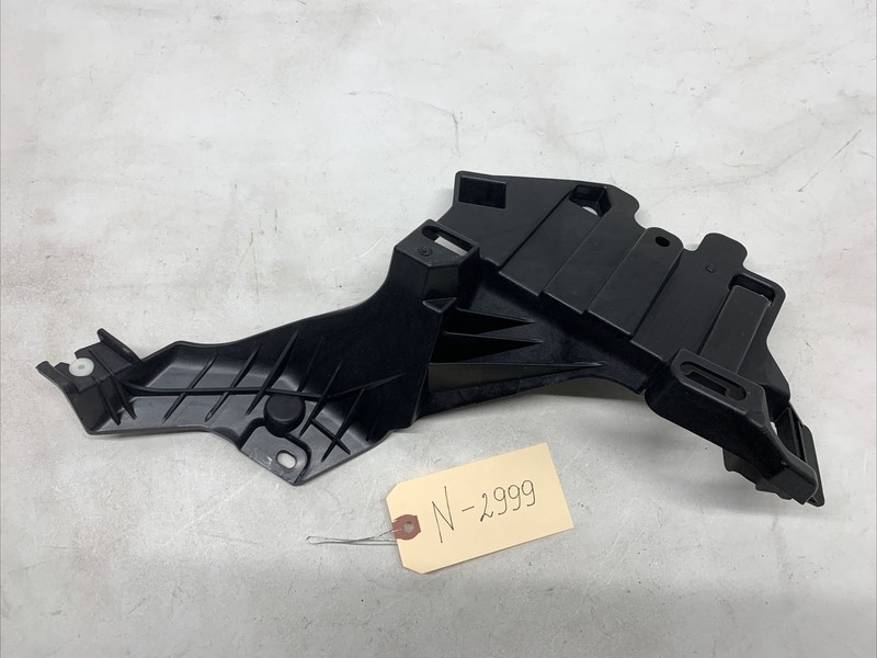 2020-2024 TESLA MODEL Y C Pillar Left Side Bracket 1514419-00 2999 B54