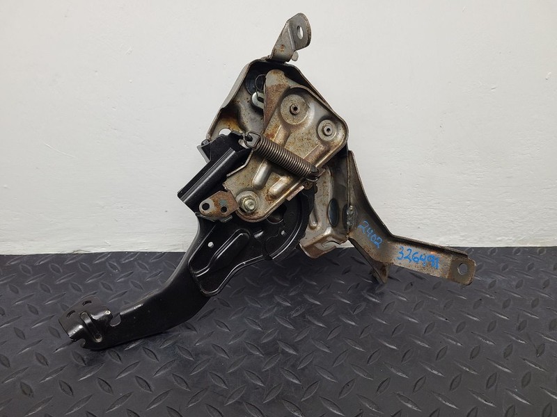 00-06 Toyota Tundra Emergency Parking Brake Pedal Assembly OEM 46210-34010