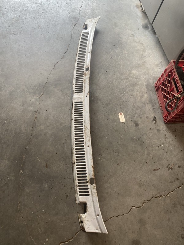 1990 CHEVY G10 WIPER GRILLE OEM