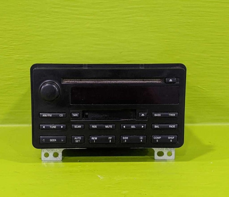 03 04 05 AVIATOR FACTORY RADIO AM FM CD CASSETTE OEM 3825-3