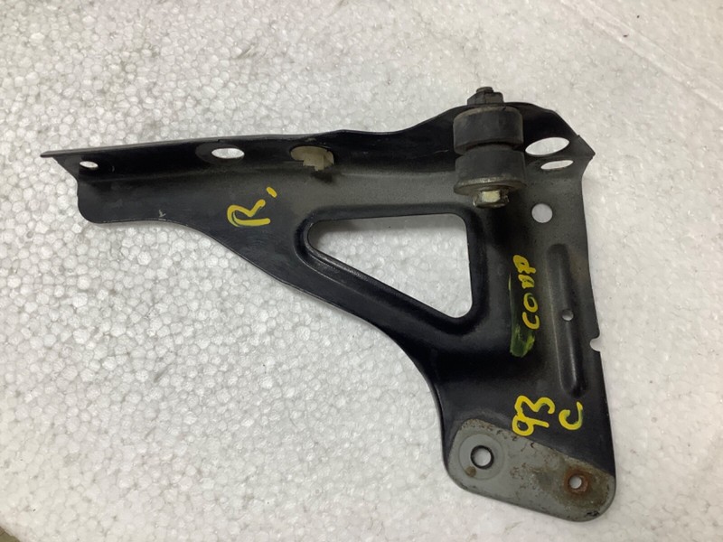92-95 Honda Civic Coupe Hatchback RIGHT (pass. side) fender bracket holder SR3R