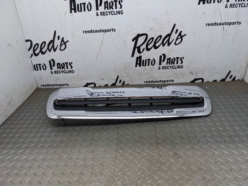 GM 84221739 Hood Vent Ornamentation from 2021 Silverado 3500 10576116 Ch 1190737