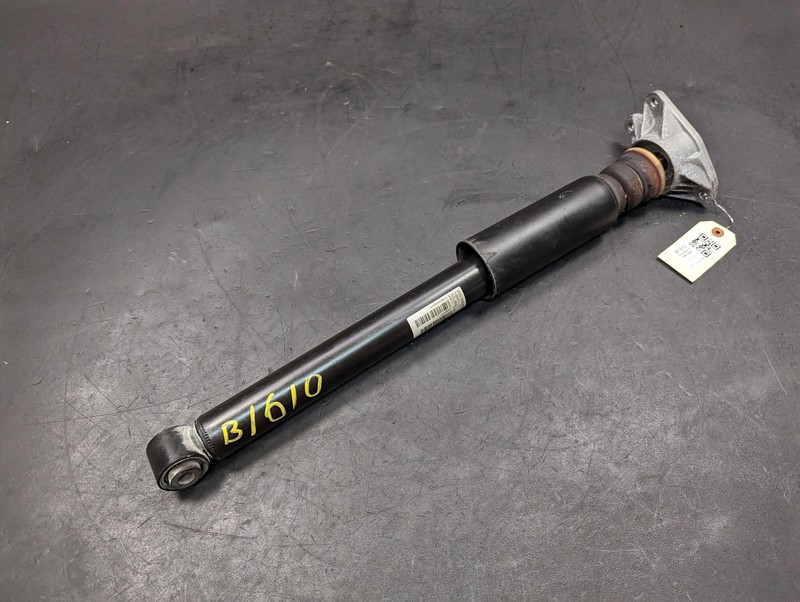 Rear Left Shock Absorber 2018 BMW X1 33526882851 2016 2017 2019 2020 2021 X