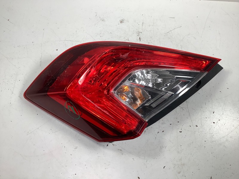 16-20 Honda Civic 4D Sedan Right Rear Tail Light OEM