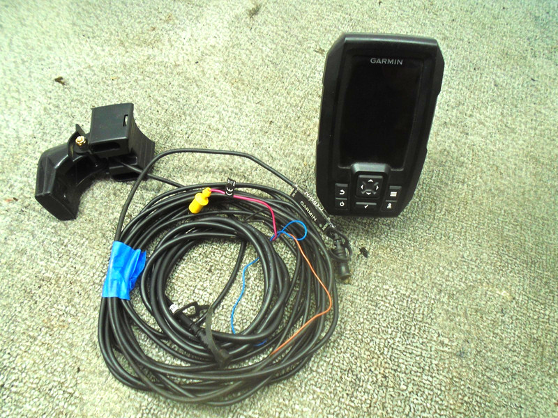 Garmin Striker 4 GPS Chirp Sonar Fish Finder S/N 4J362899 w Power & Data Cables