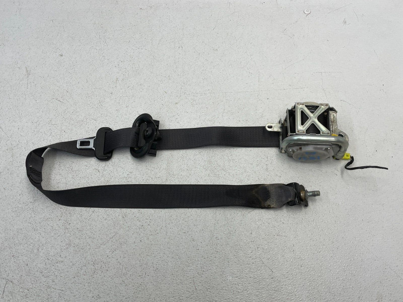 2006-2010 Hummer H3 Front Left Driver Seatbelt Belt Retractor Black 1531 OEM