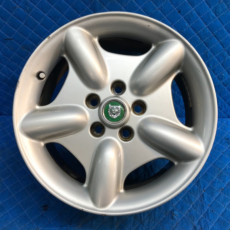 97-06 Jaguar X100 XK8 XKR Wheel Road Wheel Rim Alloy 17x8 5 Spoke Silver 17"