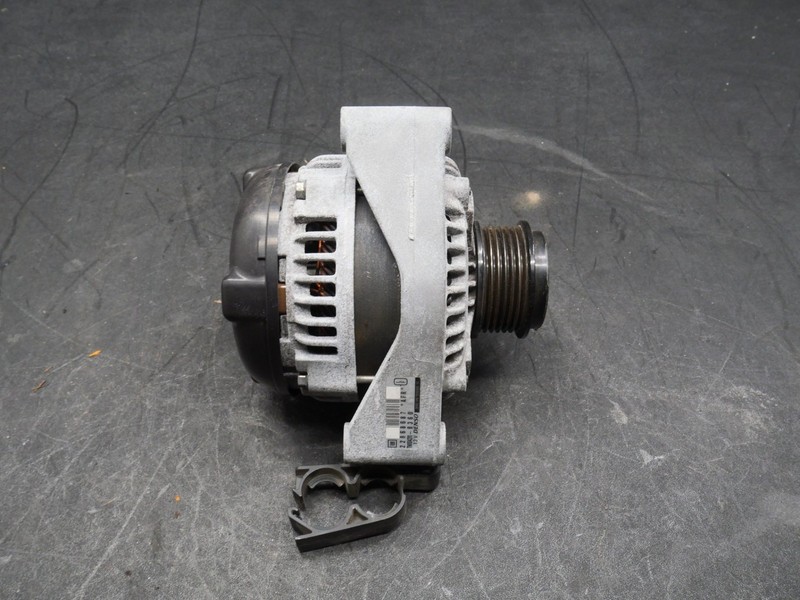 2014-2019 Chevrolet Corvette C7 Alternator Generator 22868687 OEM