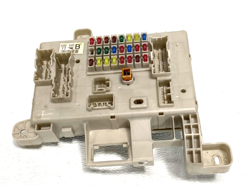 03 04 05 LEXUS GX470 DRIVER UNDER DASH JUNCTION RELAY FUSEBOX PANEL OEM #A0.15