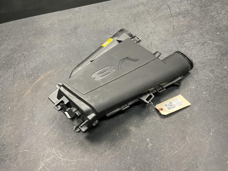 Left Air Cleaner 2018 Mercedes GLS 550 2780903701 2017 2019