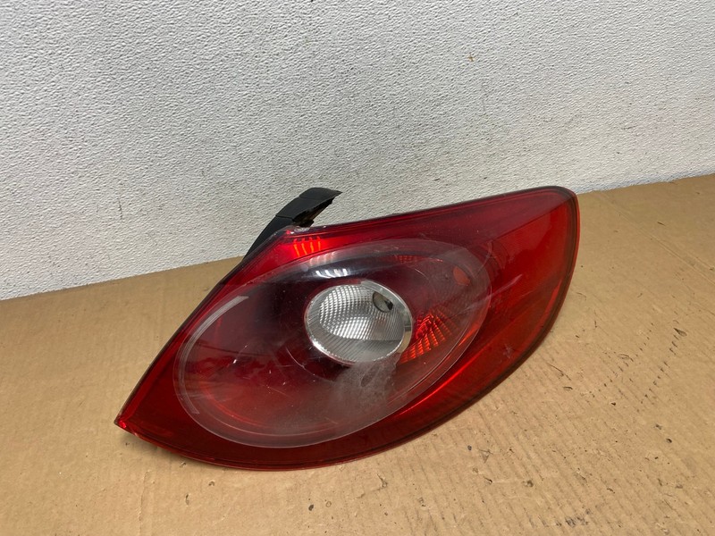 2009-2012 Volkswagen CC Right Passenger RH Side Tail Light OEM AD0980 LK