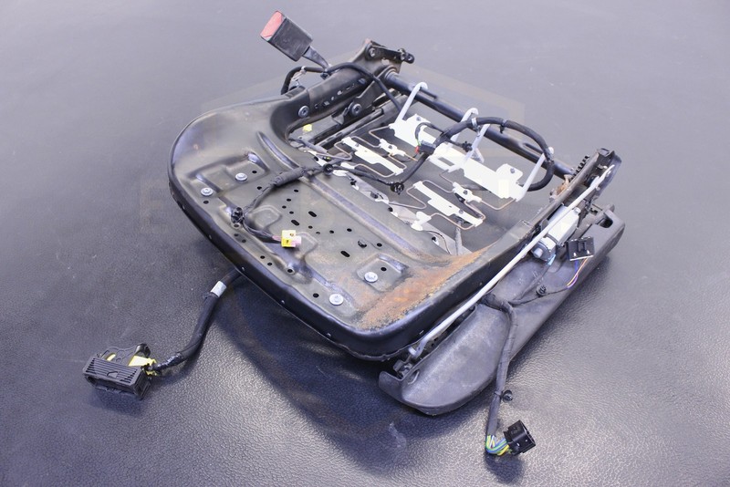BUICK ENCLAVE 18 19 20 21 DRIVER LEFT POWER SEAT TRACKS OPT KU9 W/O MASSAGER