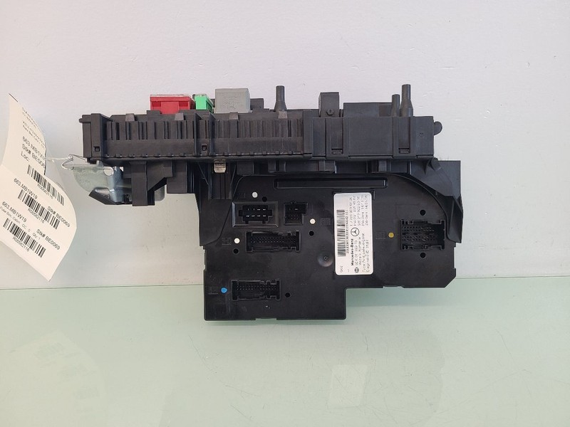 Fuse and Relay Center 231-900-61-06 Fits 2019 Mercedes-Benz SL550 582116