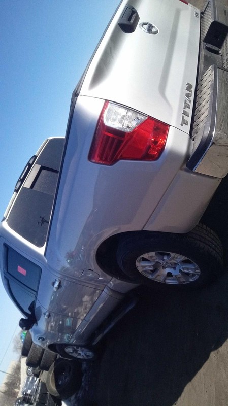 Used Front Right Door Glass Front fits: 2017 Nissan Titan Front Right Grade A