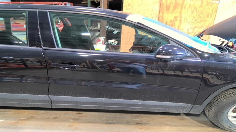 Passenger Right Front Door Electric Fits 09-17 TIGUAN 3560303