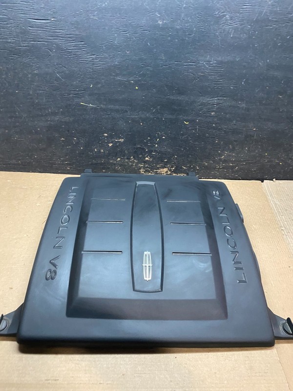 2005 to 2006 Lincoln Navigator 5.4L V8 Engine Motor Cover V7069 DG