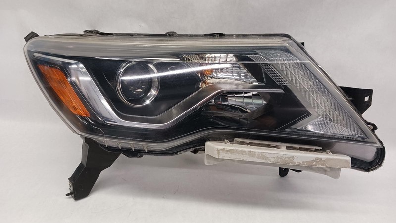 17-'20 NISSAN PATHFINDER Right passenger headlight halogen OEM Grade B