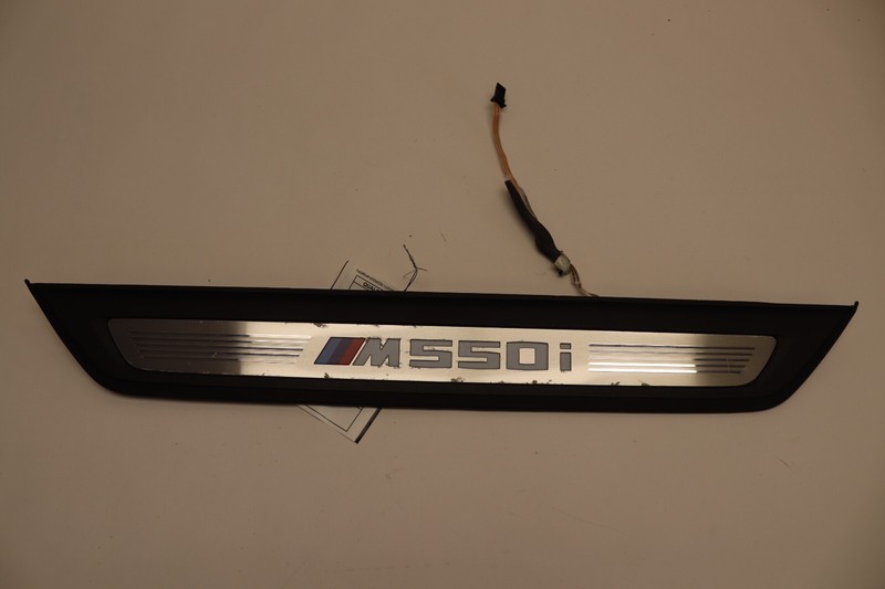 2018-2022 BMW M550I G30 FRONT RIGHT PASSENGER SIDE DOOR SILL SCUFF PLATE OEM