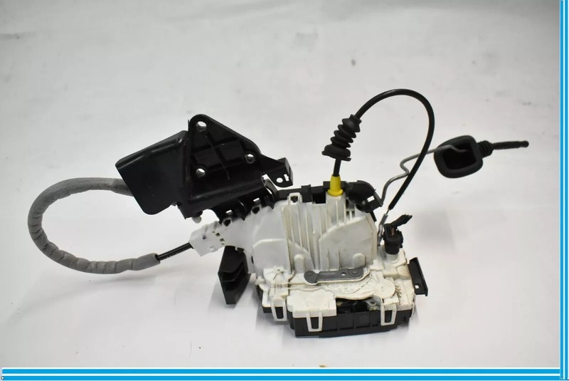 08-14 Mercedes W204 C300 C350 C63 Front Left Side Door Lock Latch Actuator OEM