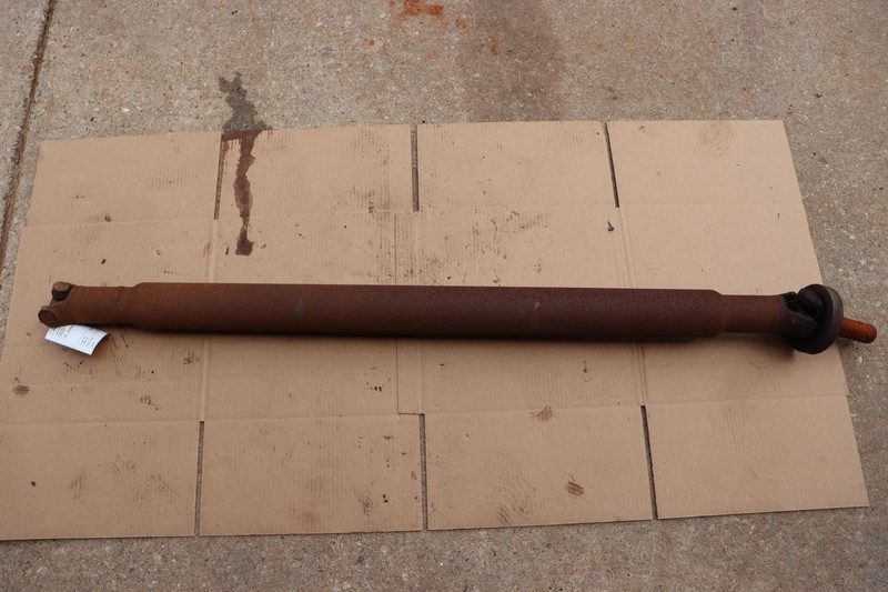 2000-2005 CHEVY TAHOE 4X2 5.3L REAR DRIVESHAFT CARDAN 3.73 RATIO OEM