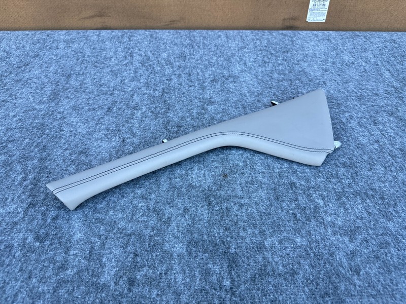 GENESIS G70 19-24 OEM CENTER CONSOLE LEFT SIDE TRIM MOLDING PANEL COVER (GRAY)
