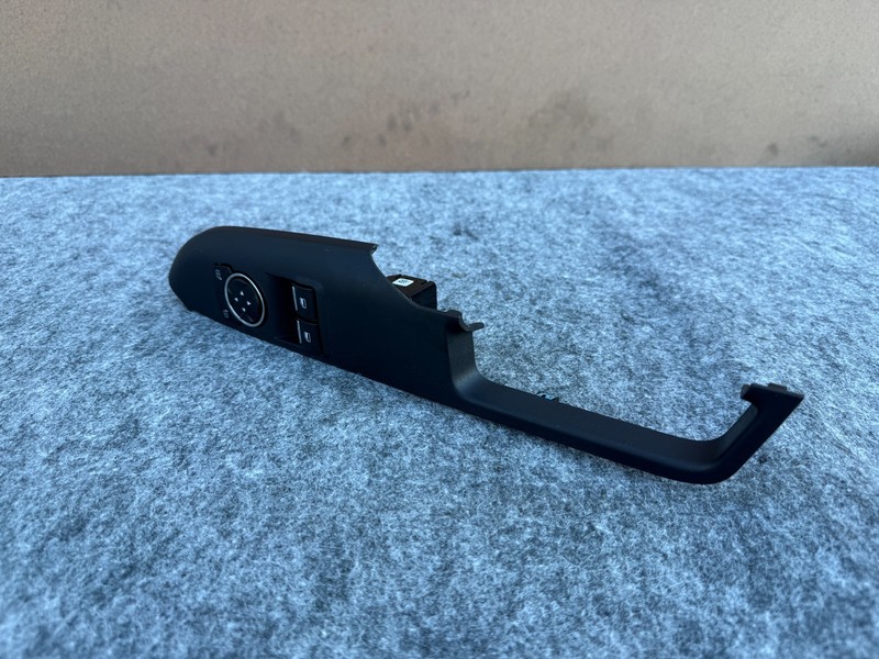 FORD MUSTANG GT COUPE 2024-2026 OEM FRONT LEFT DRIVER WINDOW DOOR BEZEL SWITCH