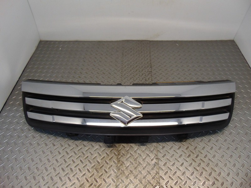 OEM 2008 Suzuki XL7 Front Upper Grill Grille Chrome