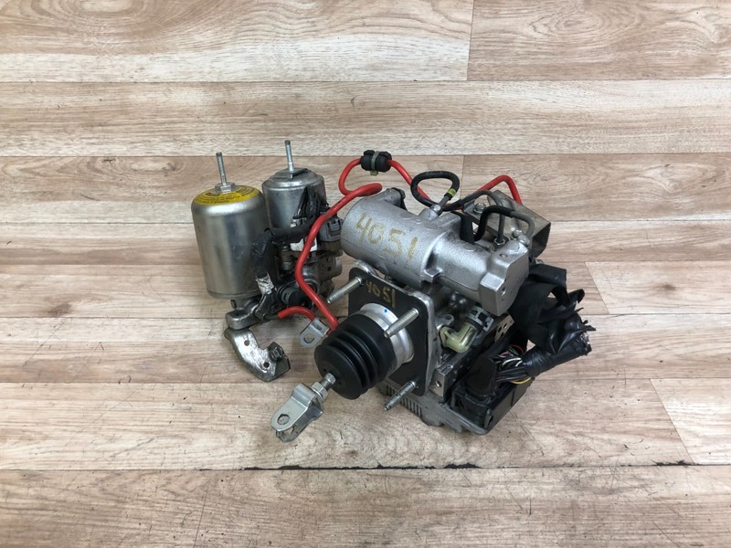 TOYOTA PRIUS C OEM HYBRID ABS BRAKE PUMP SYSTEM ANTI LOCK BOOSTER 2012-2018 SET