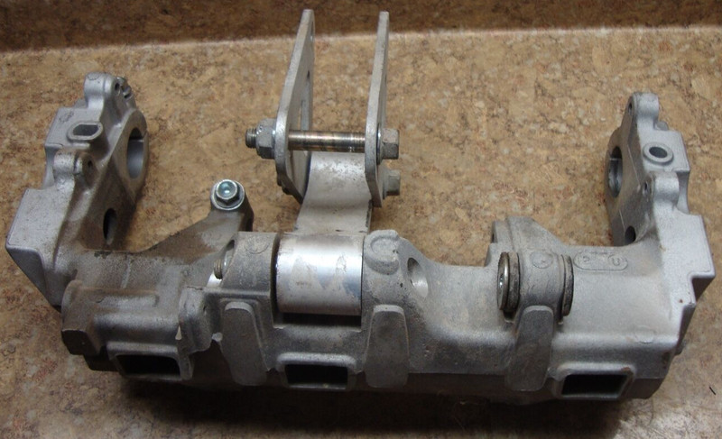 2001 Honda CBR900RR CBR 900 RR CBR900 Rear Swingarm Shock Linkage Mount Part H12