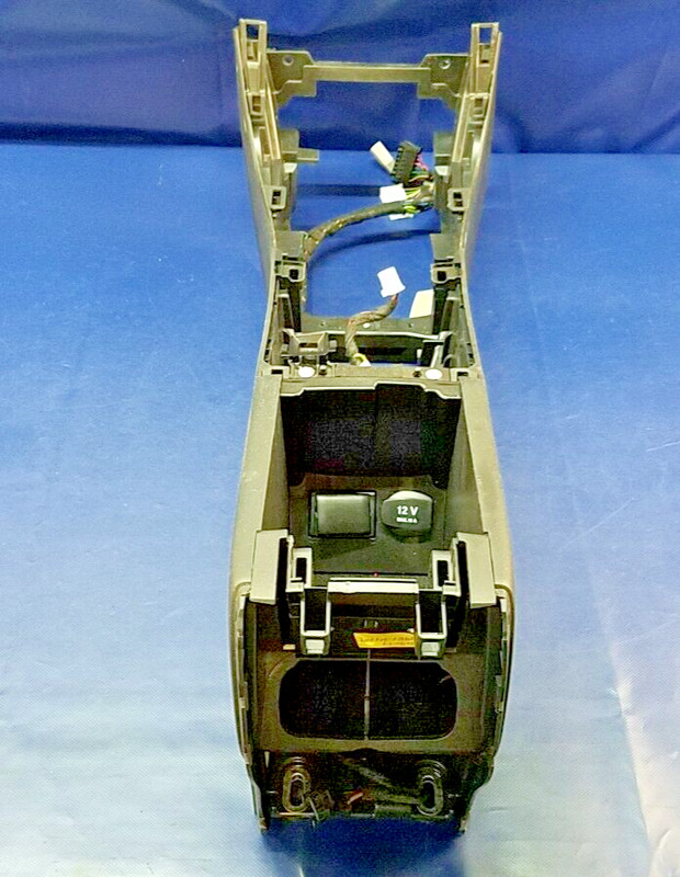 2017 - 2018 INFINITI QX30 CENTER CONSOLE BASE FARME BODY BRACKET SUPPORT # 74709