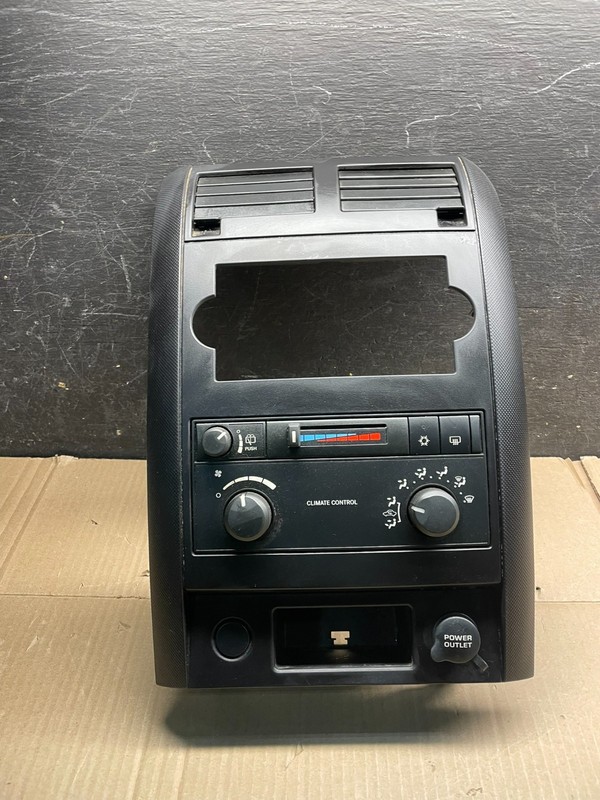 2005-2009 Dodge Durango Heat AC Climate Temperature Control Radio Bezel X9875 DG