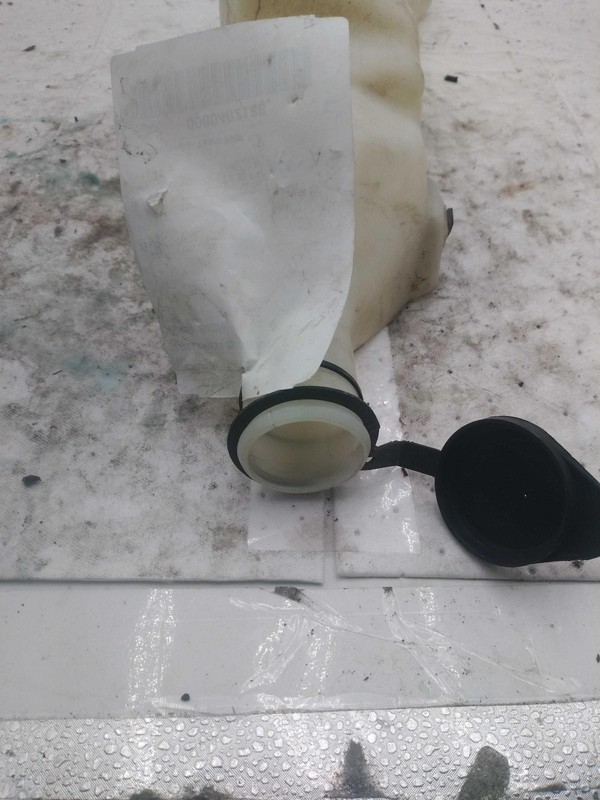 2010 Chevrolet Express 2500 Washer Fluid Reservoir OEM White 163K Miles