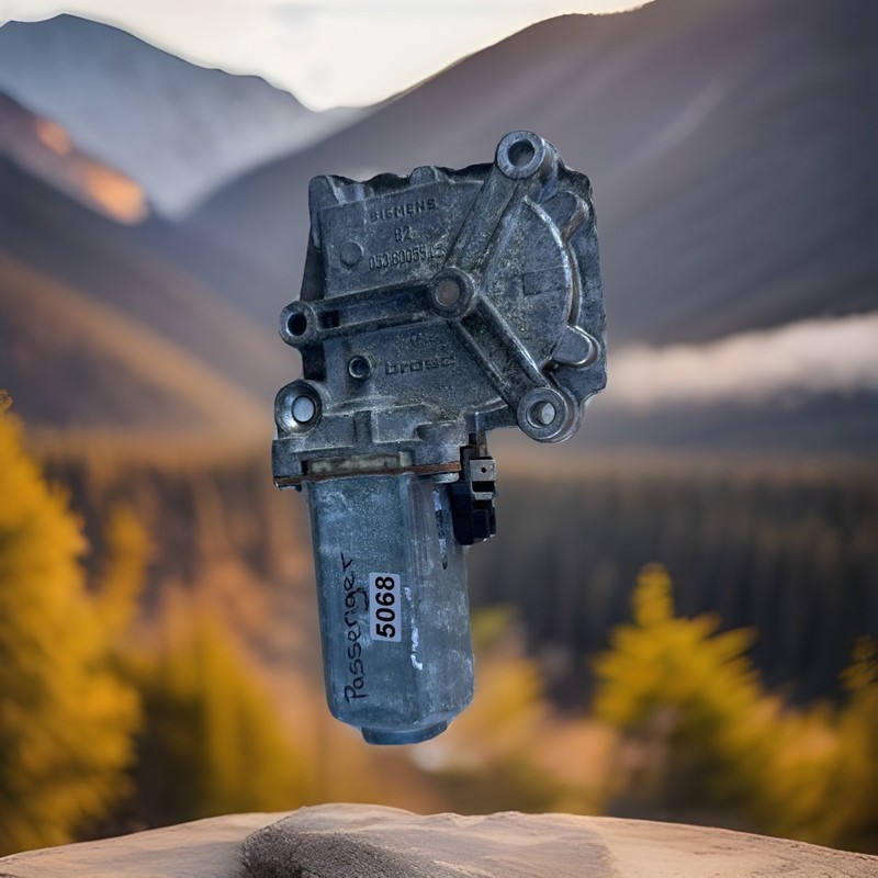 VOLVO VNL RIGHT PASSENGER SIDE WINDOW MOTOR OEM