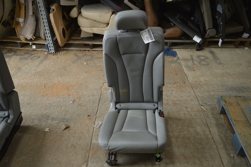 2017-2021 AUDI Q7 REAR SECOND ROW RIGHT PASSENGER SEAT LEATHER LIGHT GRAY OEM