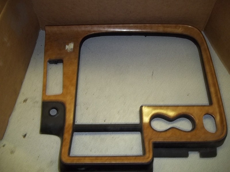 International Navistar Woodgrain Dash Panel Bezel 16898869 *FREE SHIPPING*