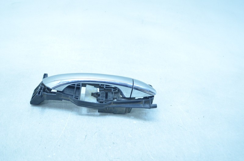 03-06 MERCEDES-BENZ W211 E500 FRONT RIGHT SIDE EXTERIOR DOOR HANDLE SILVER OEM