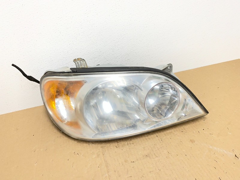 2002 to 2005 Kia Sedona Right Passenger RH Side Headlight DEPO AB6974 DW