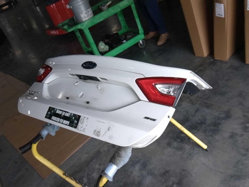 2015 Ford Fusion Deck Lid Trunk Lid White OEM Used 148k Miles NJ25-18813-465524