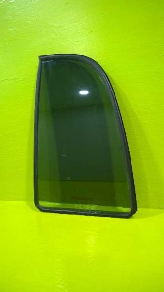 99 00 01 02 03 04 TRACKER DRIVER LEFT REAR VENT GLASS OEM 3021-25