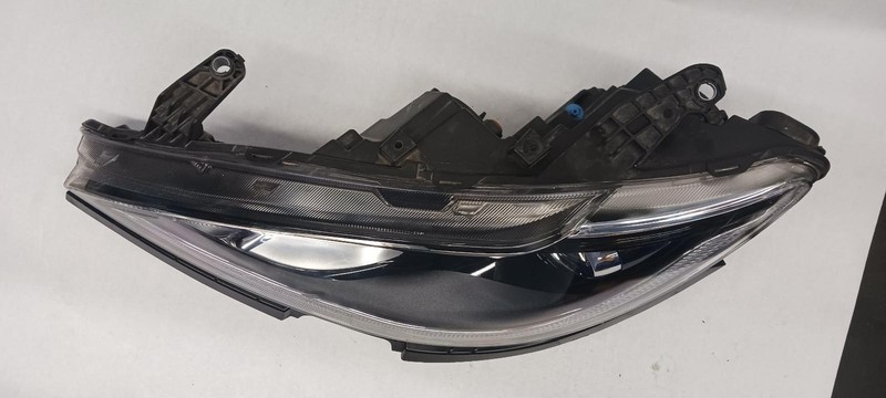 18-'20 CHRYSLER PACIFICA Left Driver Headlight Headlamp OEM Grade B Condition!