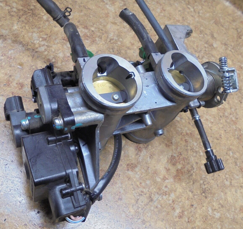 2014 Kawasaki Ninja EX300 EX 300 B Fuel Gas Injection Throttle Body Injector 15