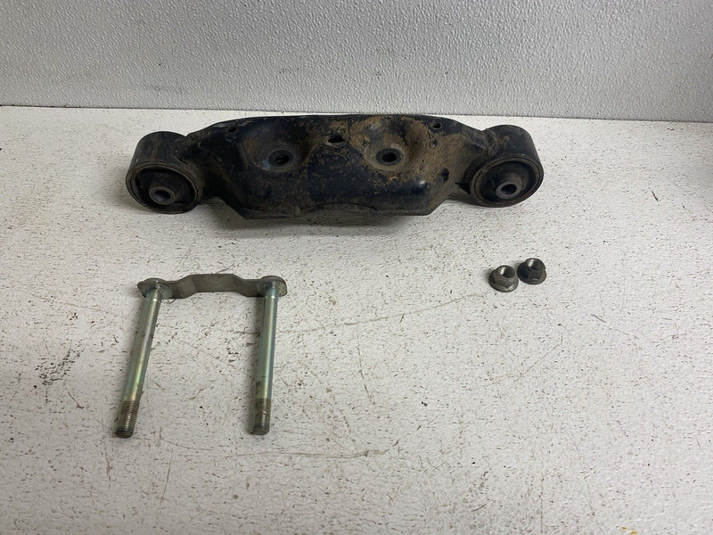 2009-2013 Subaru Forester Rear Differential Carrier Bracket Mount Diff Oem