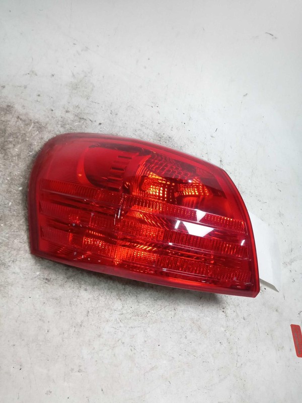 2012 Nissan Rogue Left Tail Light Assembly Black 313093 Used 144K Miles