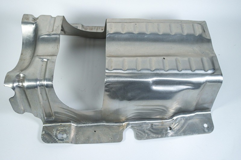 16-24 Camaro Exhaust Intermediate Underbody Heat Shield 23444746 OEM *USED*
