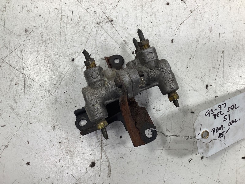 93-97 Honda Del Sol SI Proportioning valve OEM