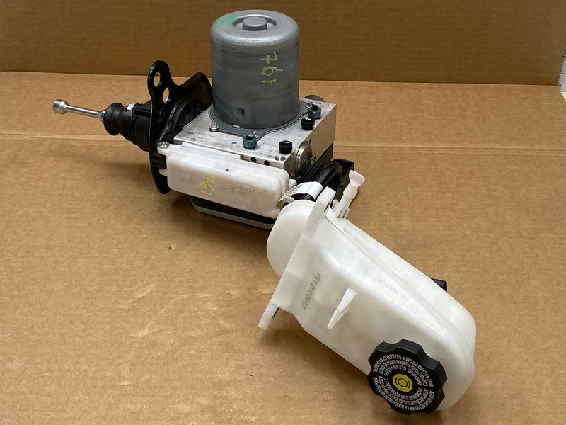 2020-2023 BUICK ENCORE GX ABS ANTI LOCK BRAKE PUMP W/ RESERVOIR TANK OEM LOT761