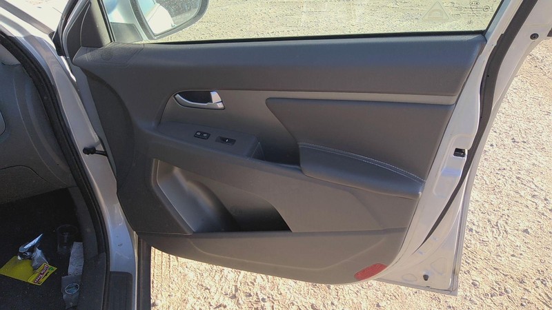 Front Door Trim Panel KIA SPORTAGE Right 12 11 10 13 14 15 16 17