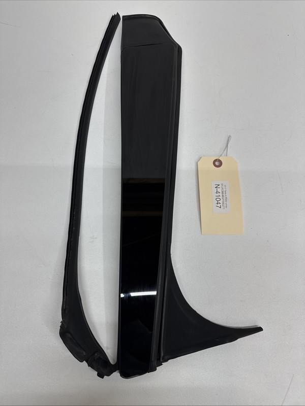 16-20 OEM Tesla Model X LH Driver Side B Pillar Applique Glass Cover 41047 B20